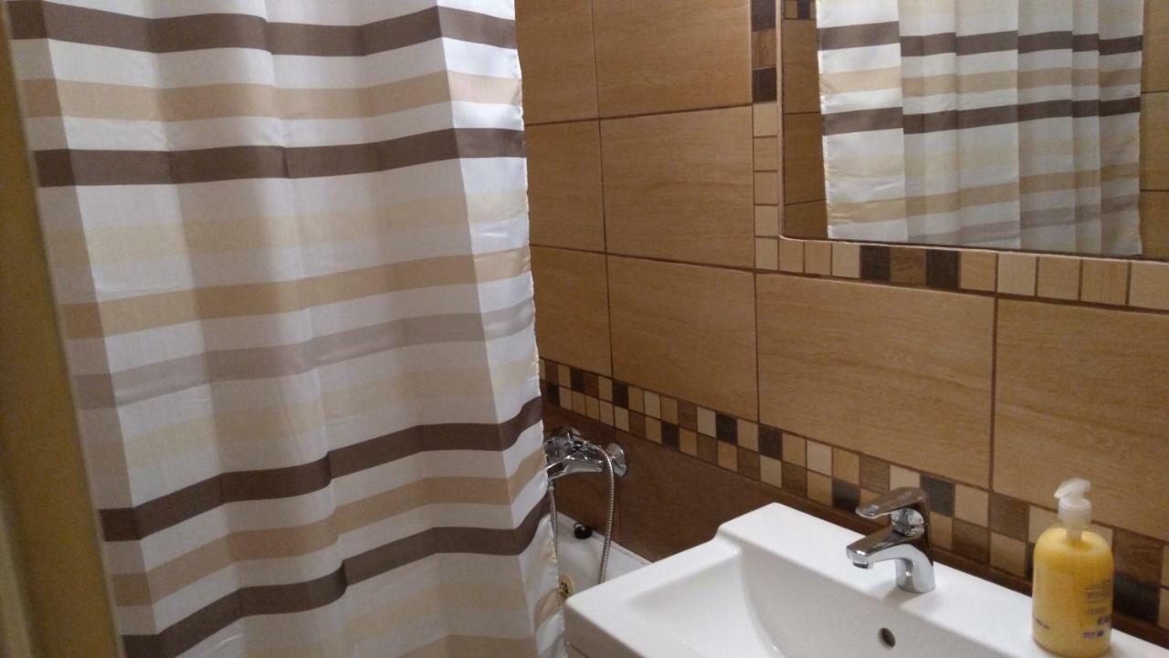 Gesztenyes Apartman มิชโคลซ์ ภายนอก รูปภาพ