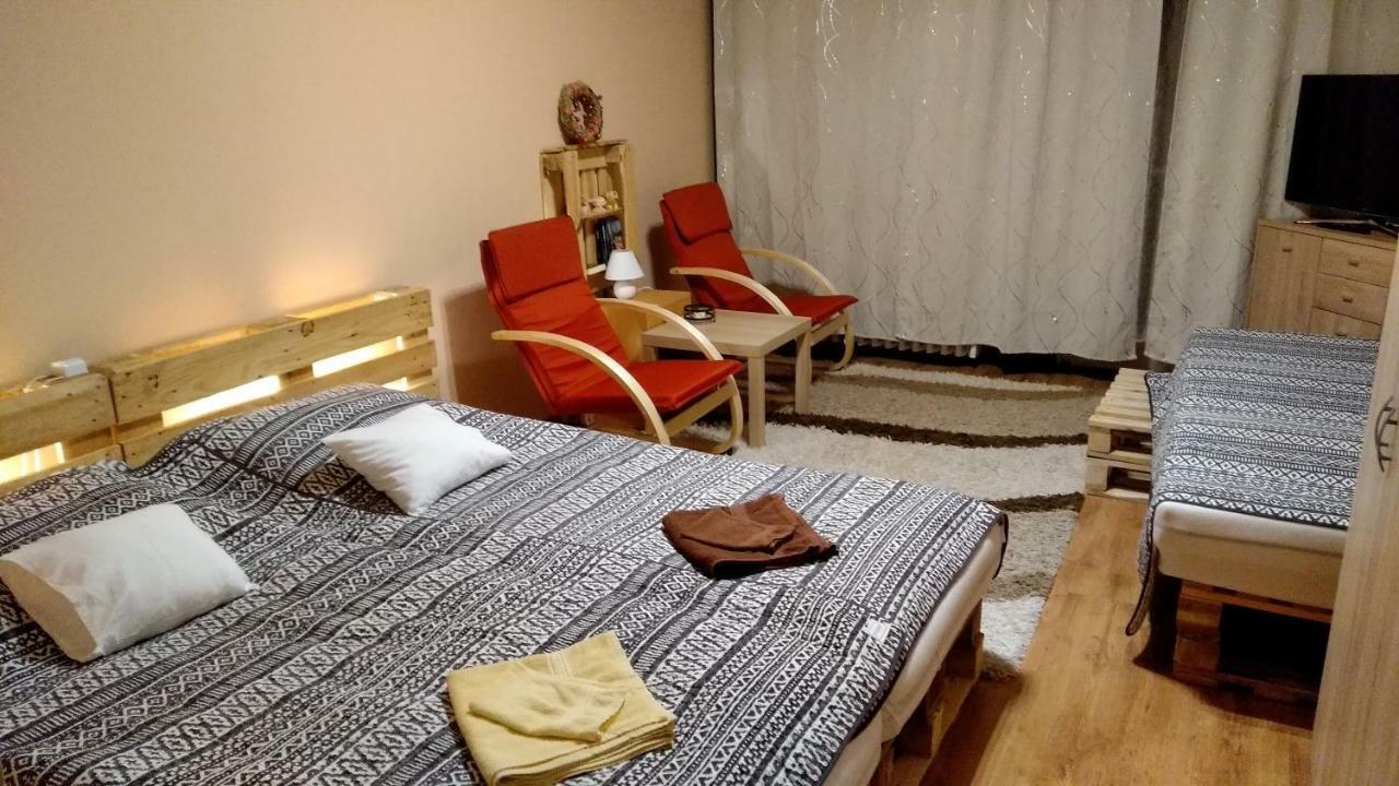 Gesztenyes Apartman มิชโคลซ์ ภายนอก รูปภาพ