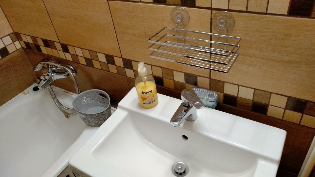 Gesztenyes Apartman มิชโคลซ์ ภายนอก รูปภาพ